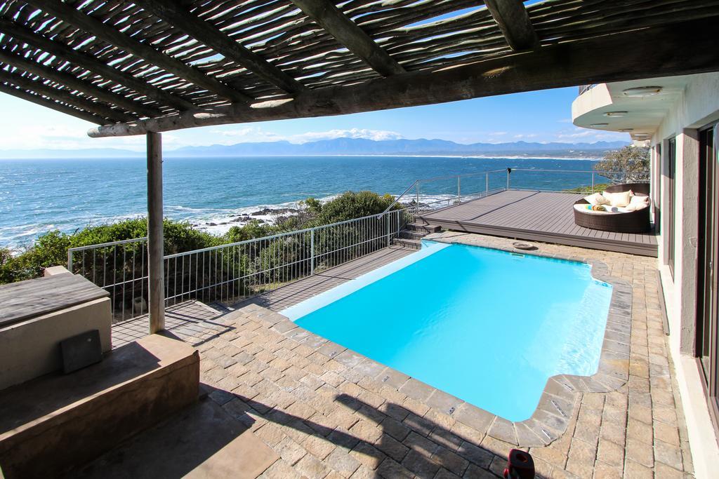 Whale Huys Luxury Oceanfront Eco Villa Gansbaai Bagian luar foto