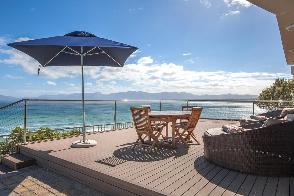 Whale Huys Luxury Oceanfront Eco Villa Gansbaai Bagian luar foto