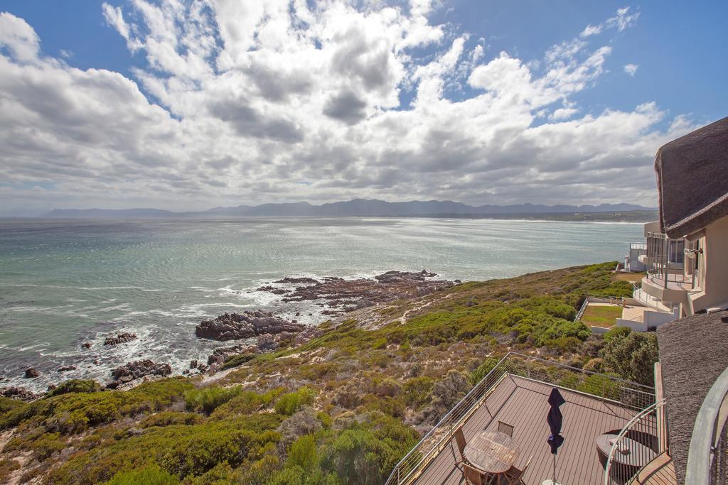 Whale Huys Luxury Oceanfront Eco Villa Gansbaai Bagian luar foto