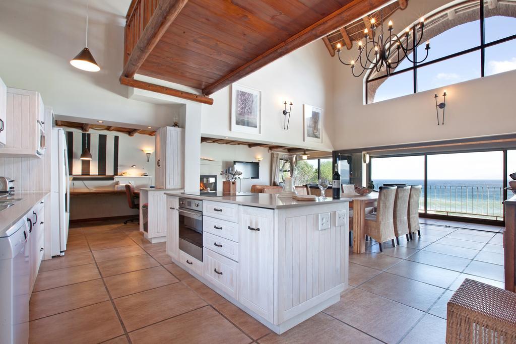 Whale Huys Luxury Oceanfront Eco Villa Gansbaai Bagian luar foto