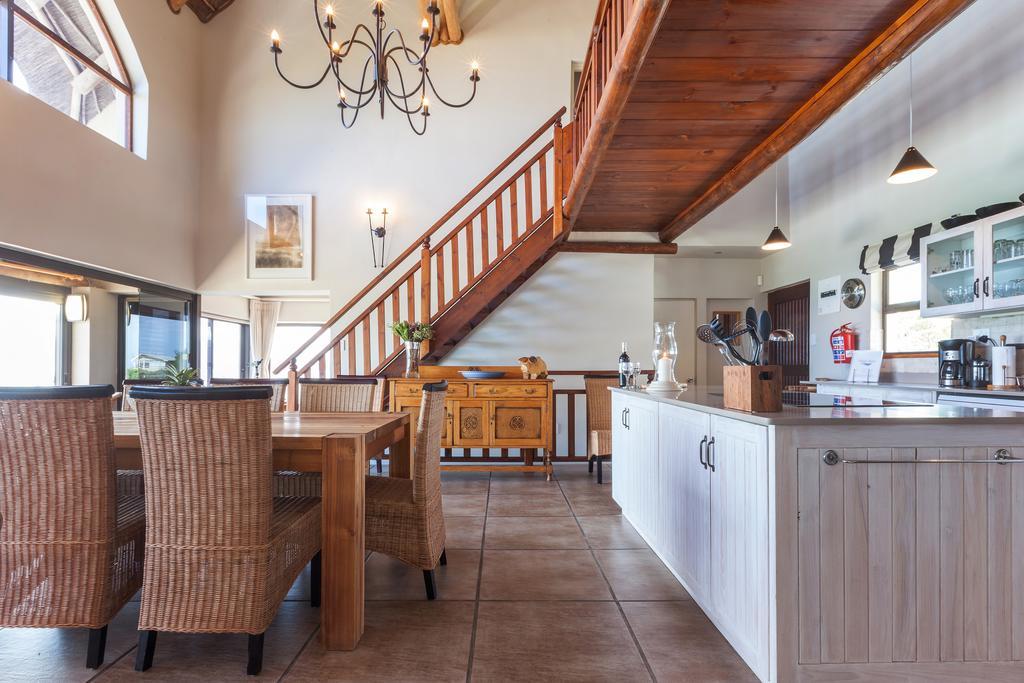 Whale Huys Luxury Oceanfront Eco Villa Gansbaai Bagian luar foto