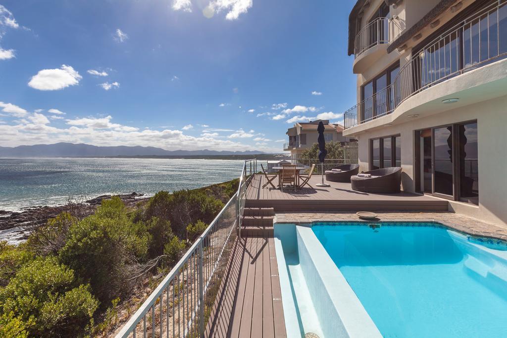 Whale Huys Luxury Oceanfront Eco Villa Gansbaai Bagian luar foto