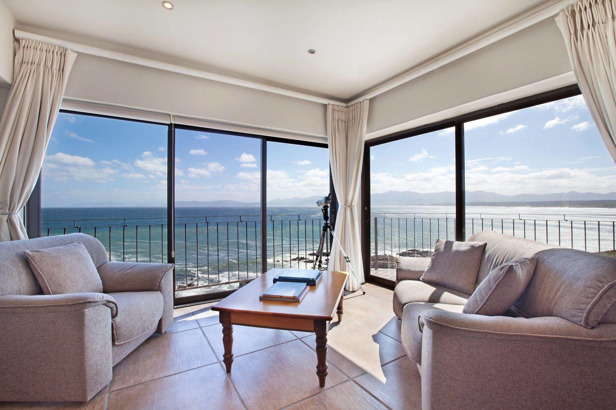 Whale Huys Luxury Oceanfront Eco Villa Gansbaai Bagian luar foto