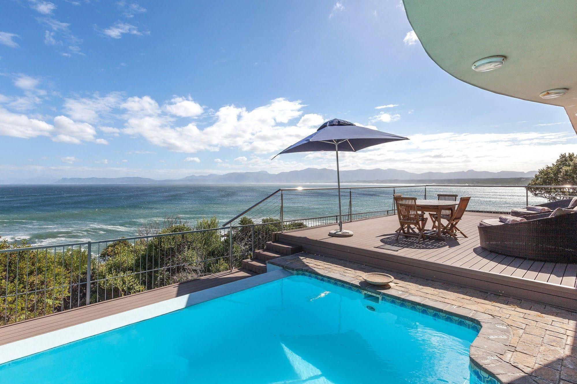 Whale Huys Luxury Oceanfront Eco Villa Gansbaai Bagian luar foto