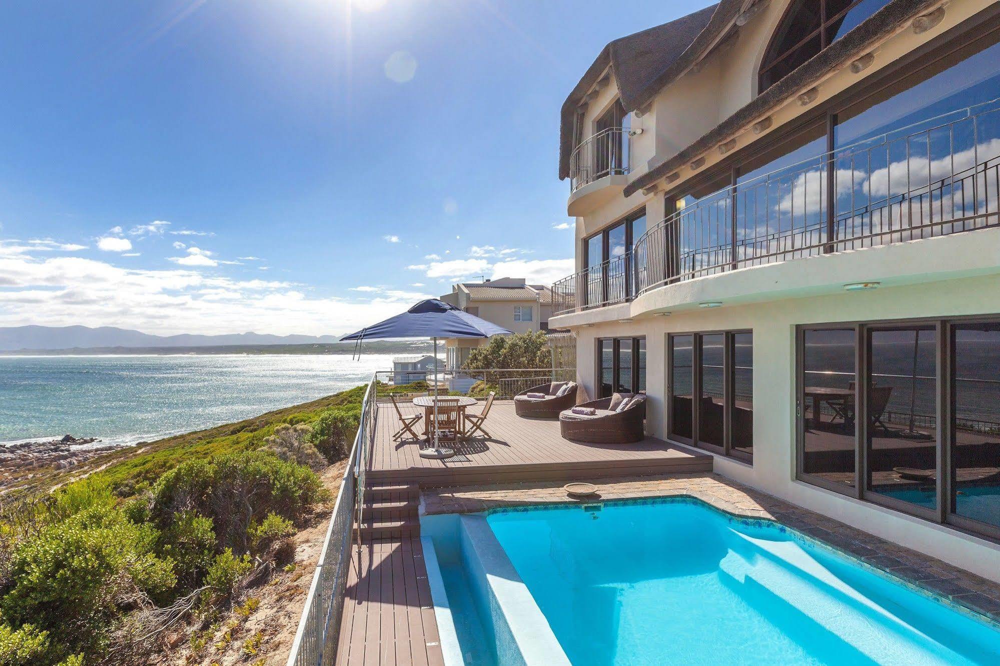 Whale Huys Luxury Oceanfront Eco Villa Gansbaai Bagian luar foto