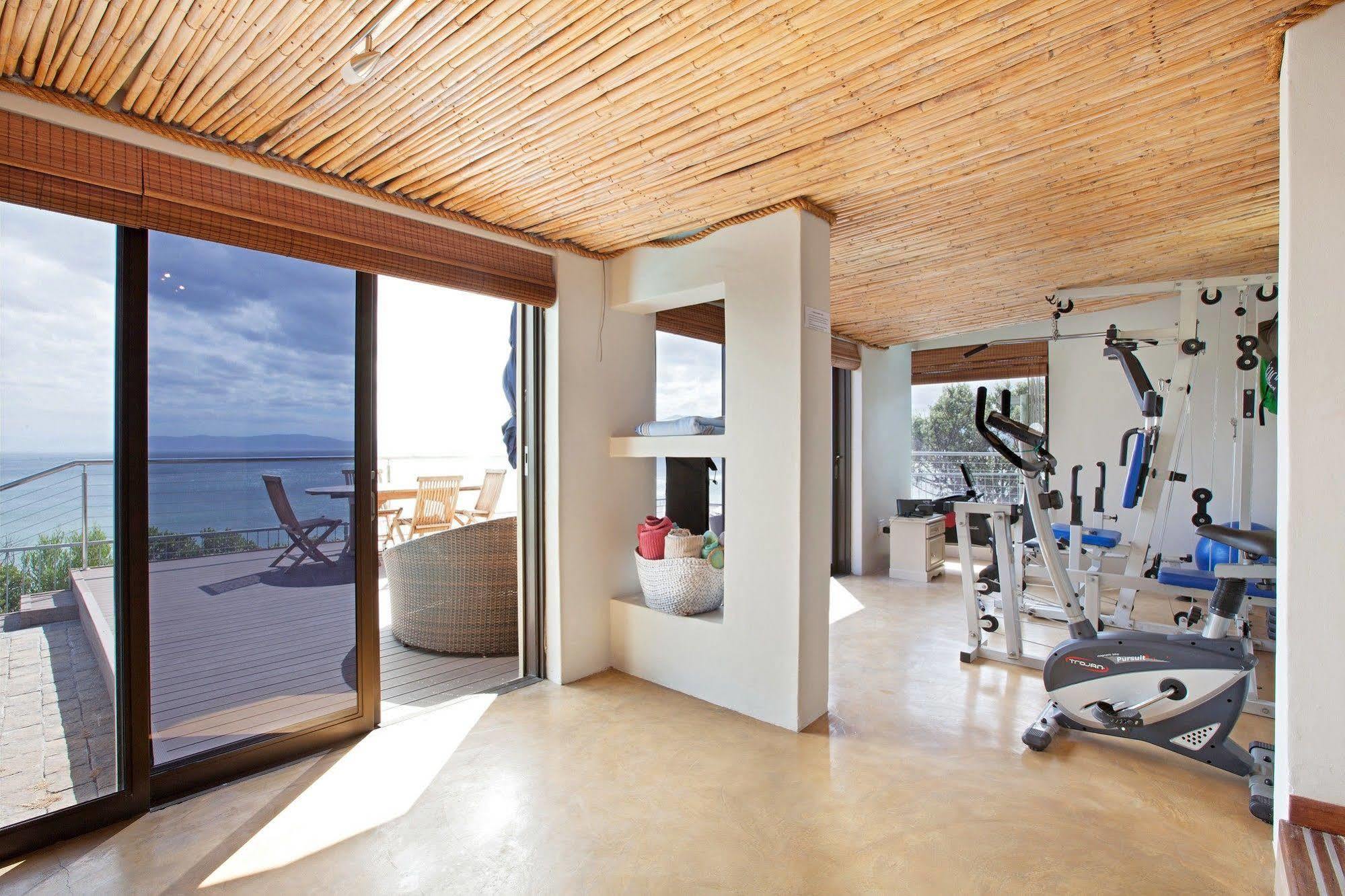 Whale Huys Luxury Oceanfront Eco Villa Gansbaai Bagian luar foto