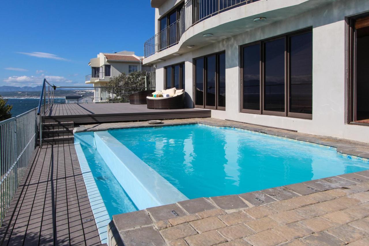 Whale Huys Luxury Oceanfront Eco Villa Gansbaai Bagian luar foto