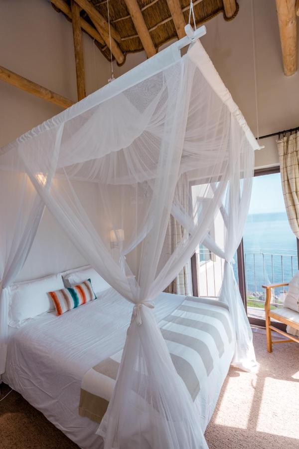 Whale Huys Luxury Oceanfront Eco Villa Gansbaai Bagian luar foto