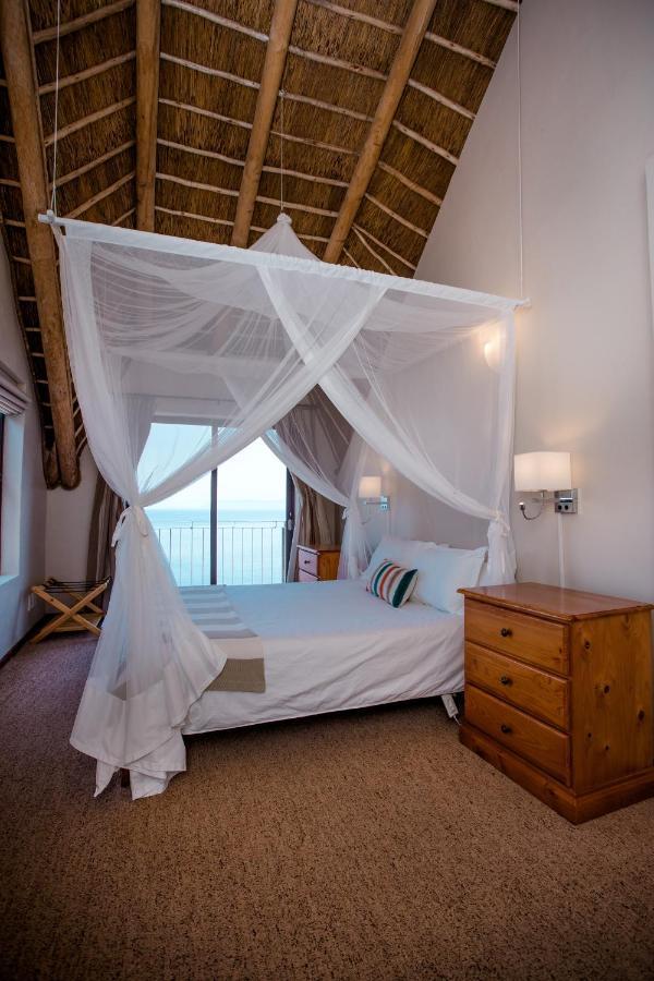 Whale Huys Luxury Oceanfront Eco Villa Gansbaai Bagian luar foto